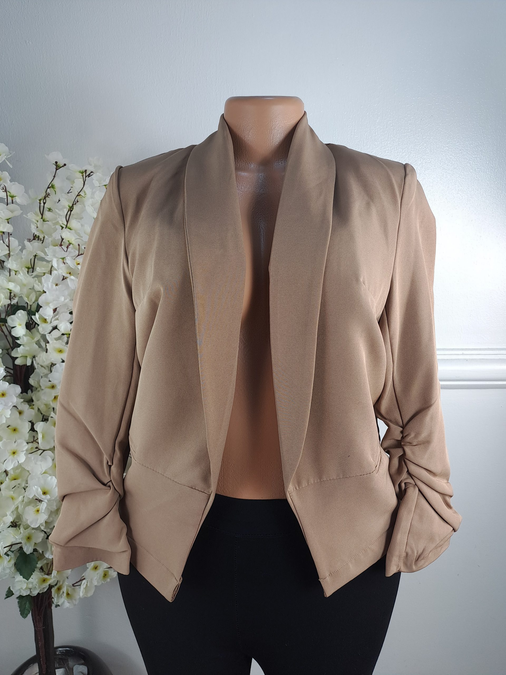 BOOHOO UK SIZE 8 [LENGHT 23 INCHES]