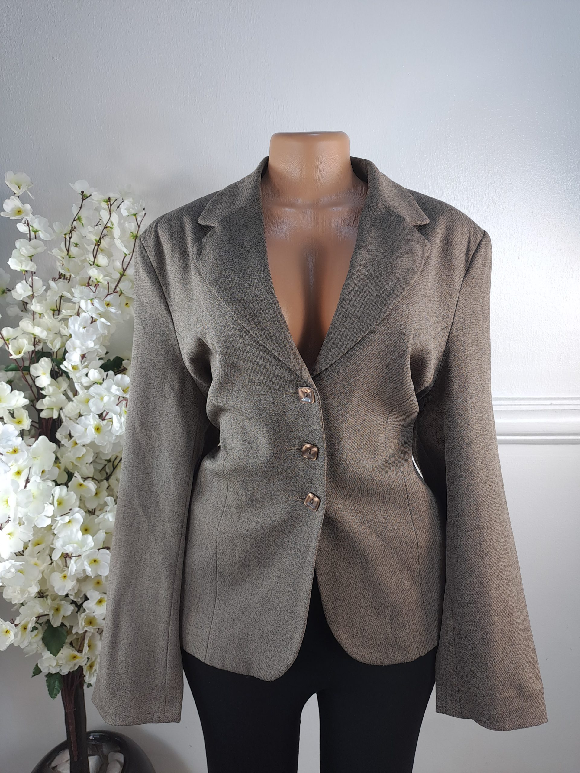 HAPPIT UK SIZE 20 [LENGHT 28 INCHES]