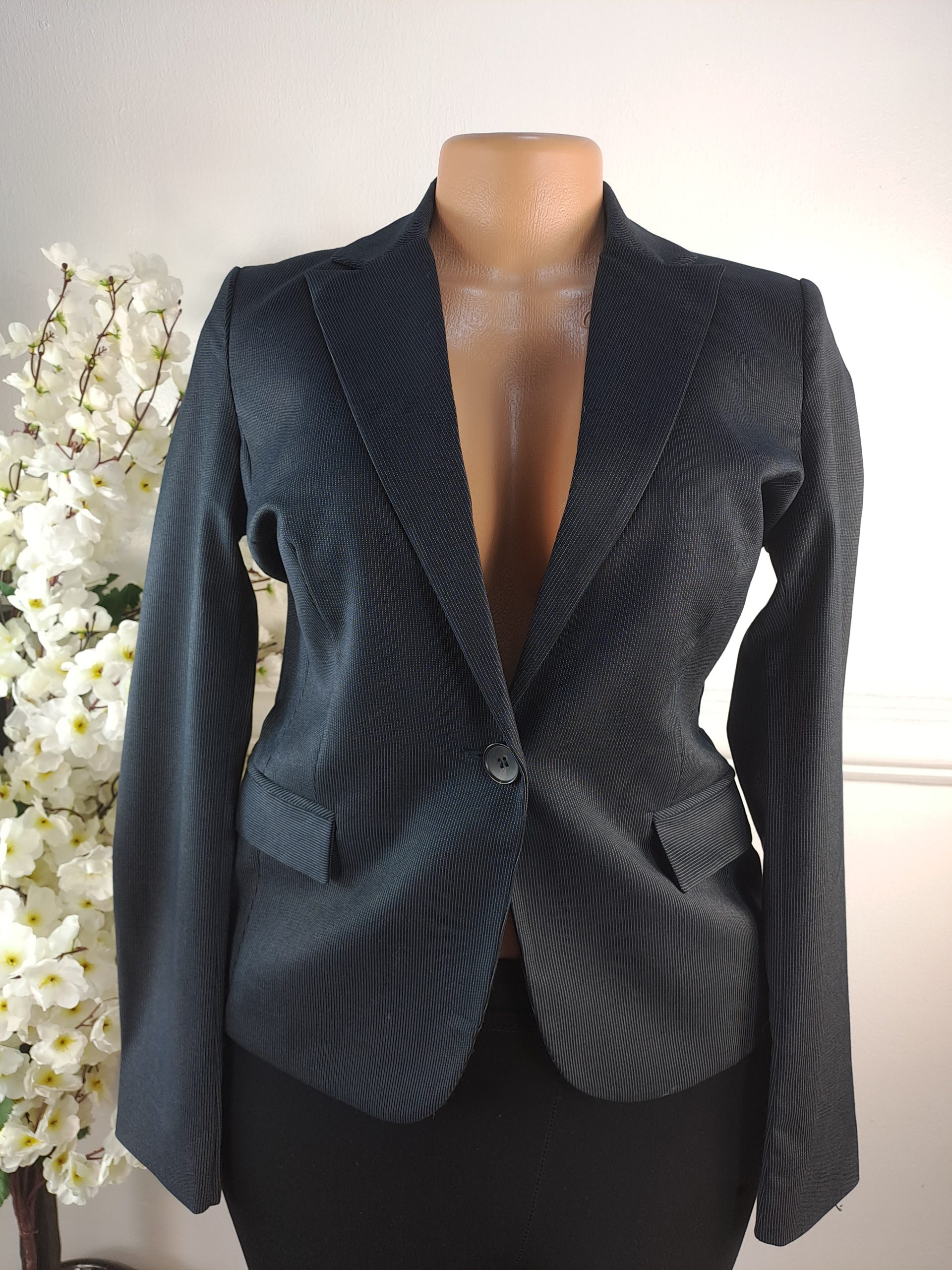 MANGO UK SIZE 6 [LENGHT 23 INCHES]