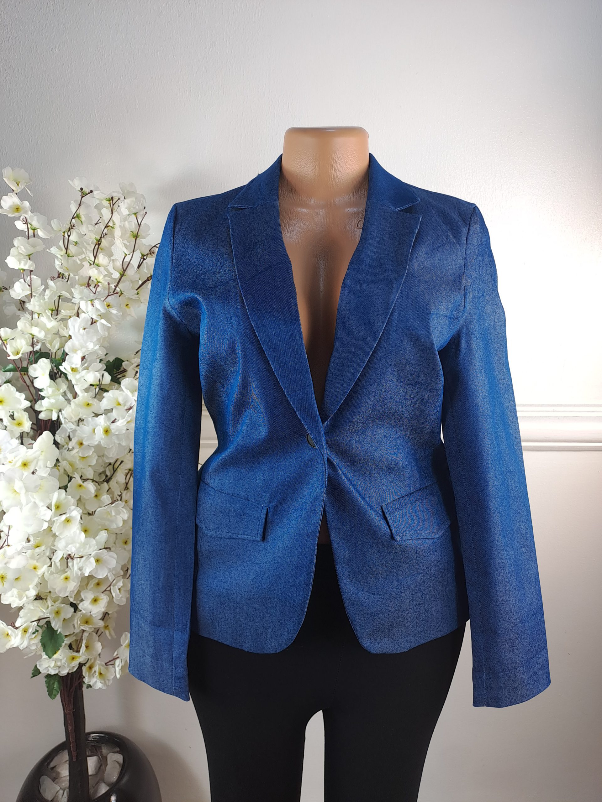 GAP UK SIZE 6 [LENGHT 24 INCHES]