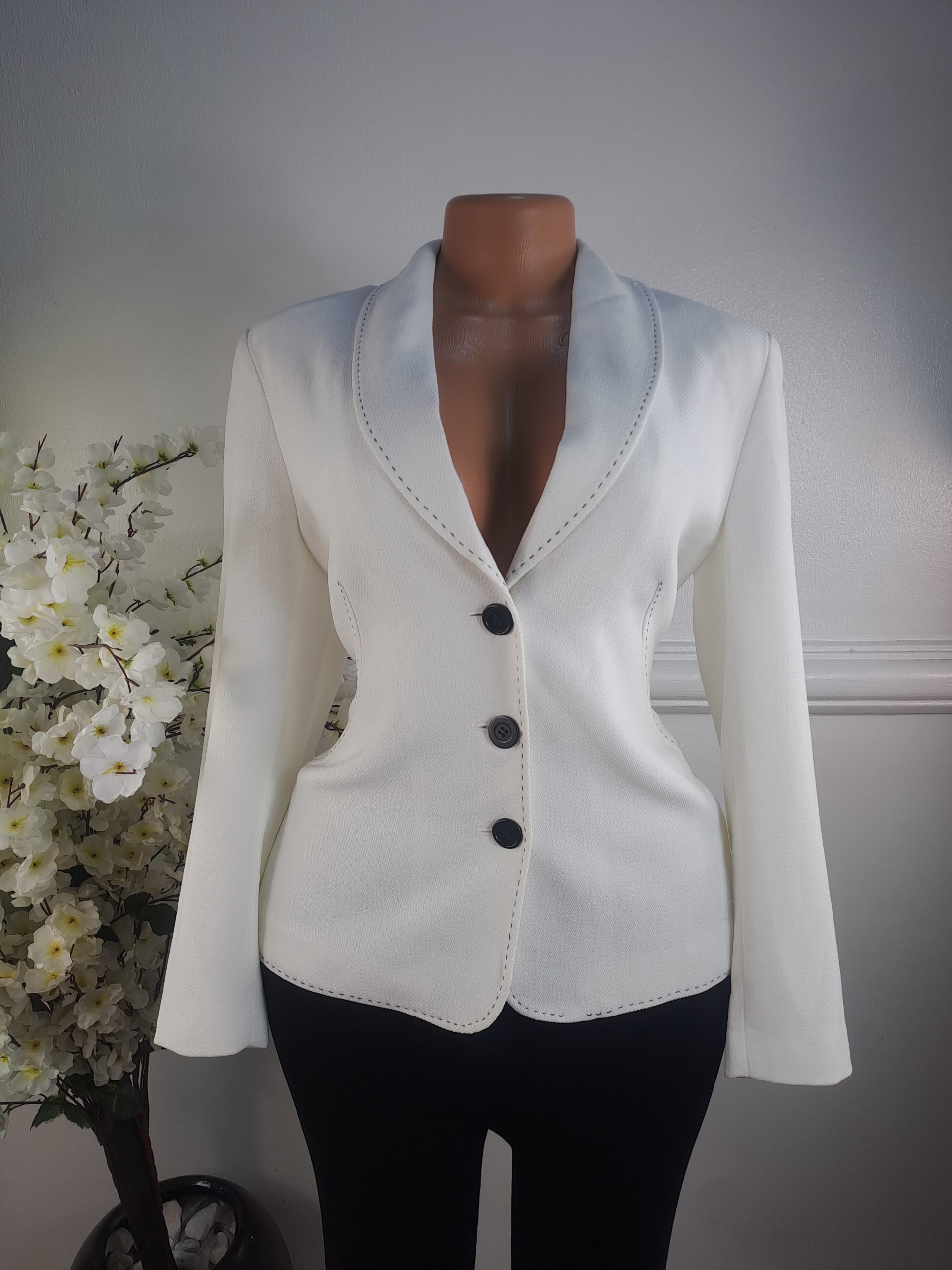 GOLD UK SIZE 12 [LENGHT 25 INCHES]