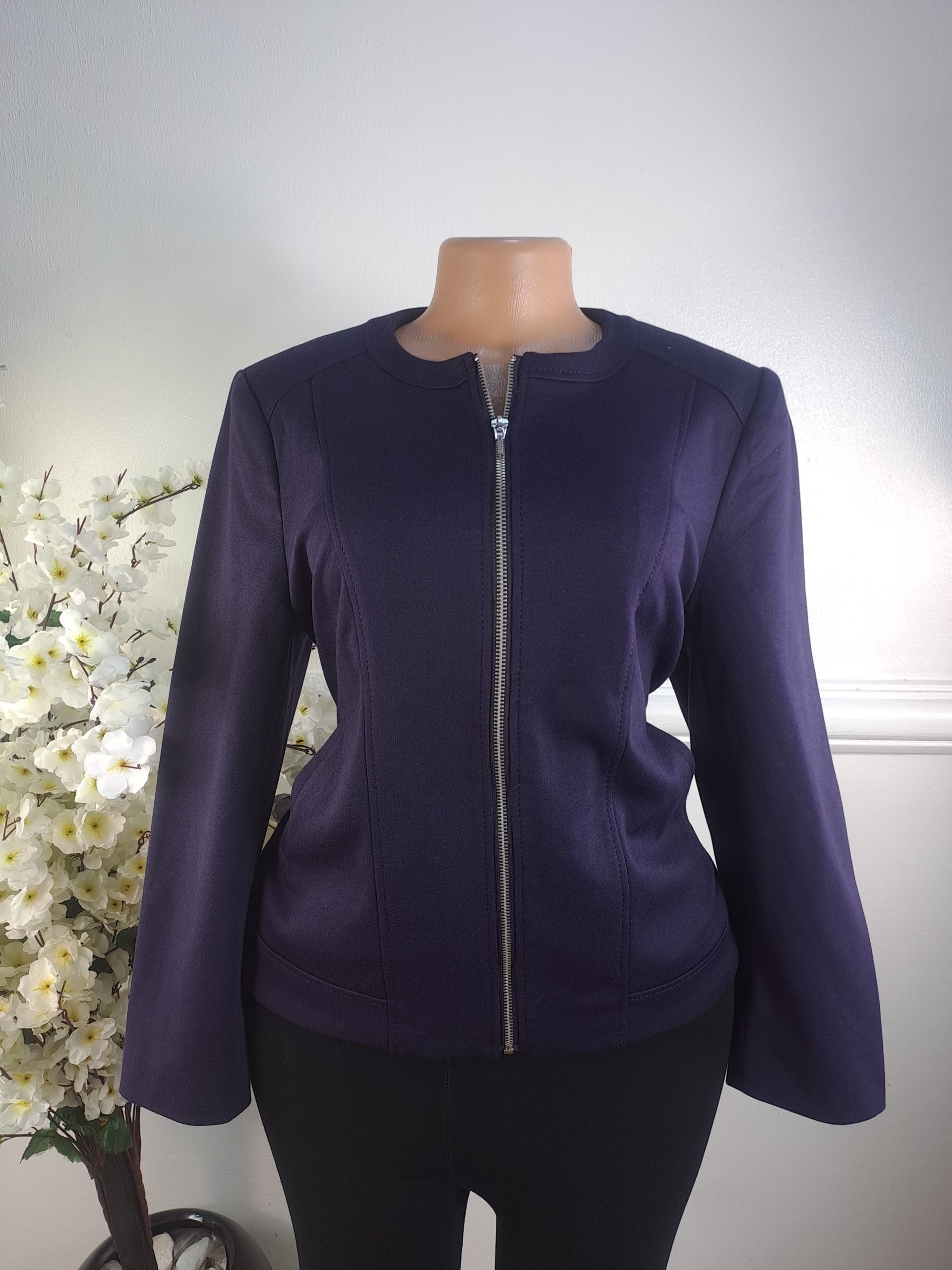 BON MARCHE UK SIZE 12 [LENGHT 23 INCHES]