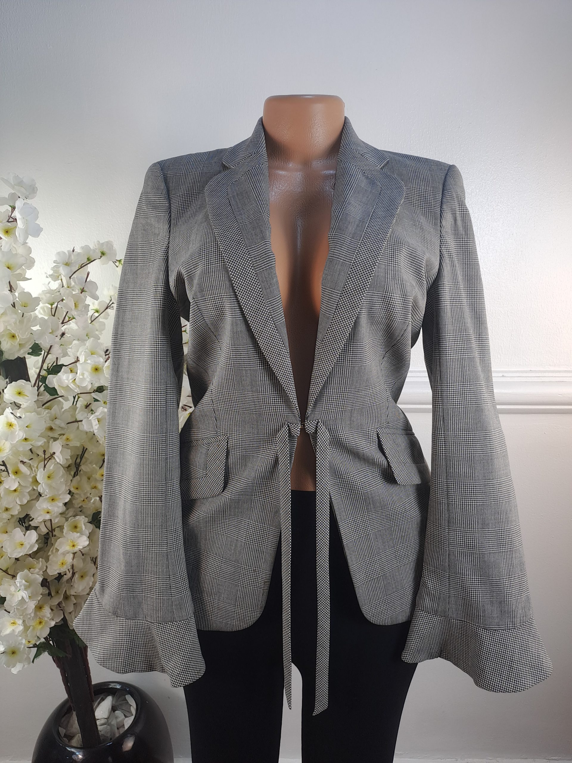 ESCADA UK SIZE 6 [LENGHT 27 INCHES]