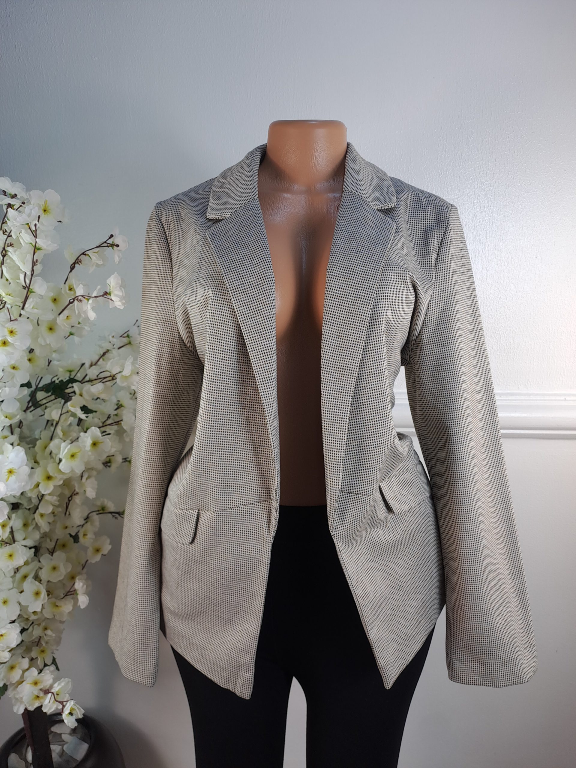 TU WOMAN UK SIZE 14 [LENGHT 27 INCHES]