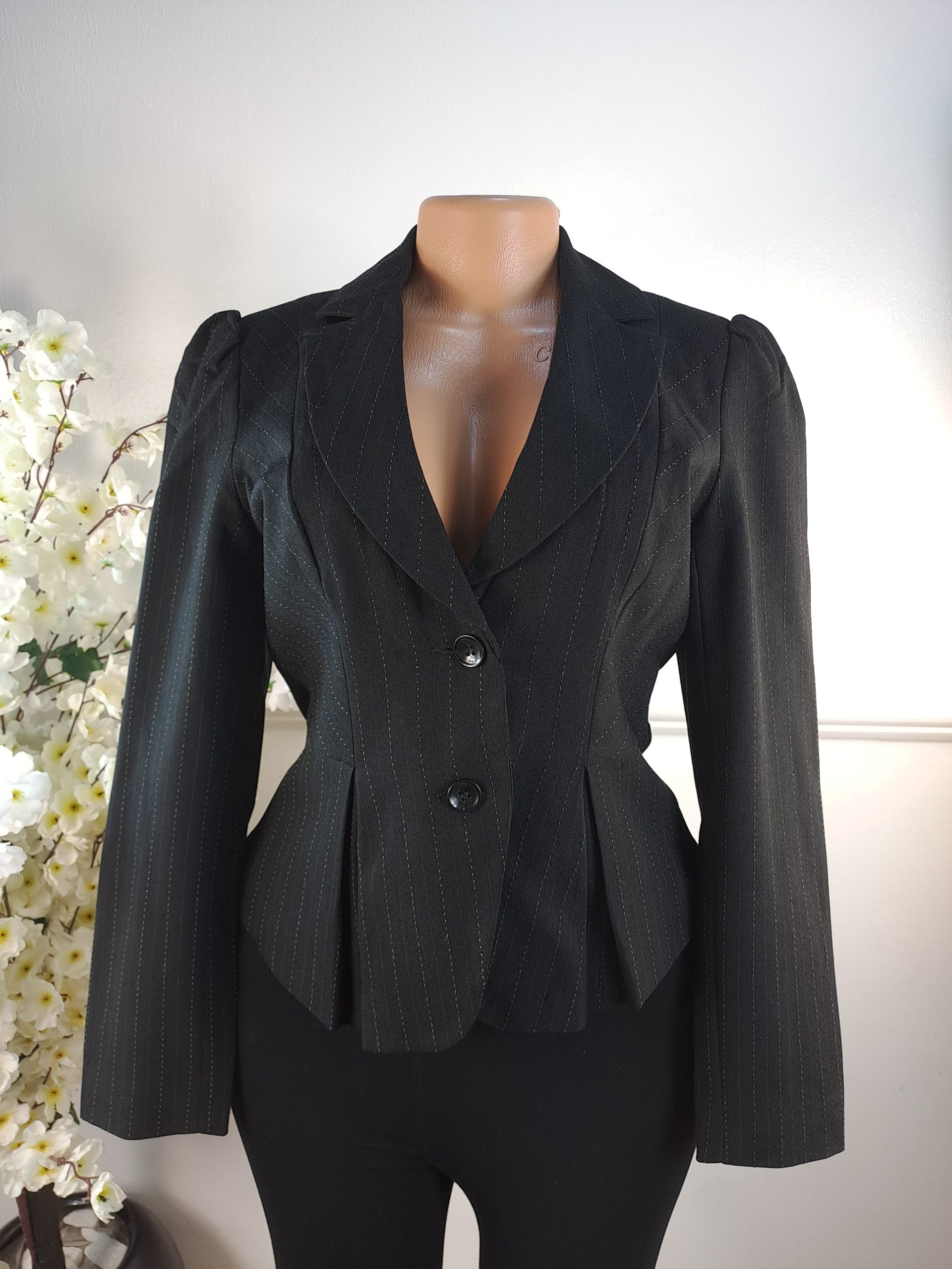 EVIE UK SIZE 6 [LENGHT 22 INCHES]
