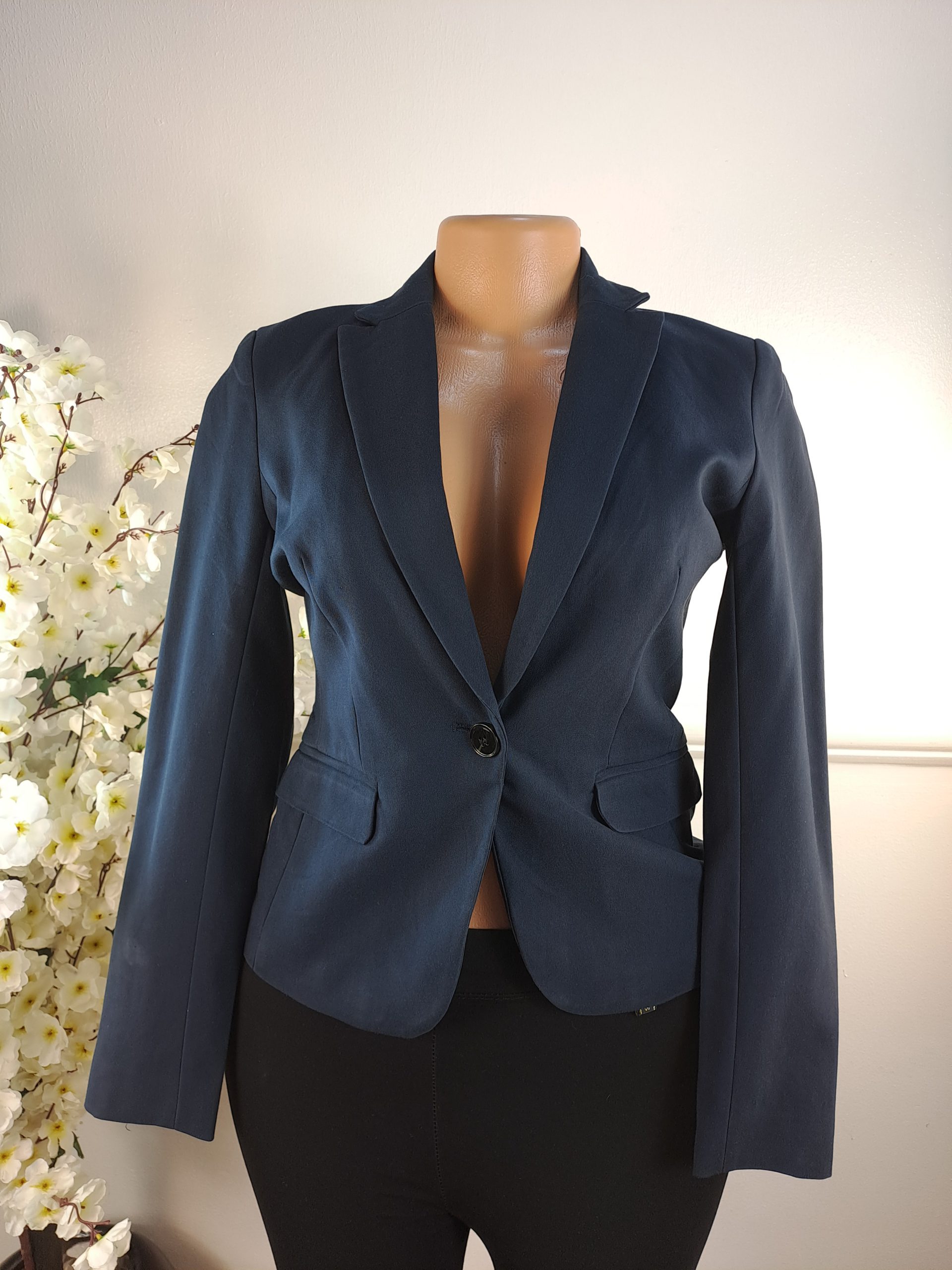 H&M UK SIZE 6 [LENGHT 22 INCHES]