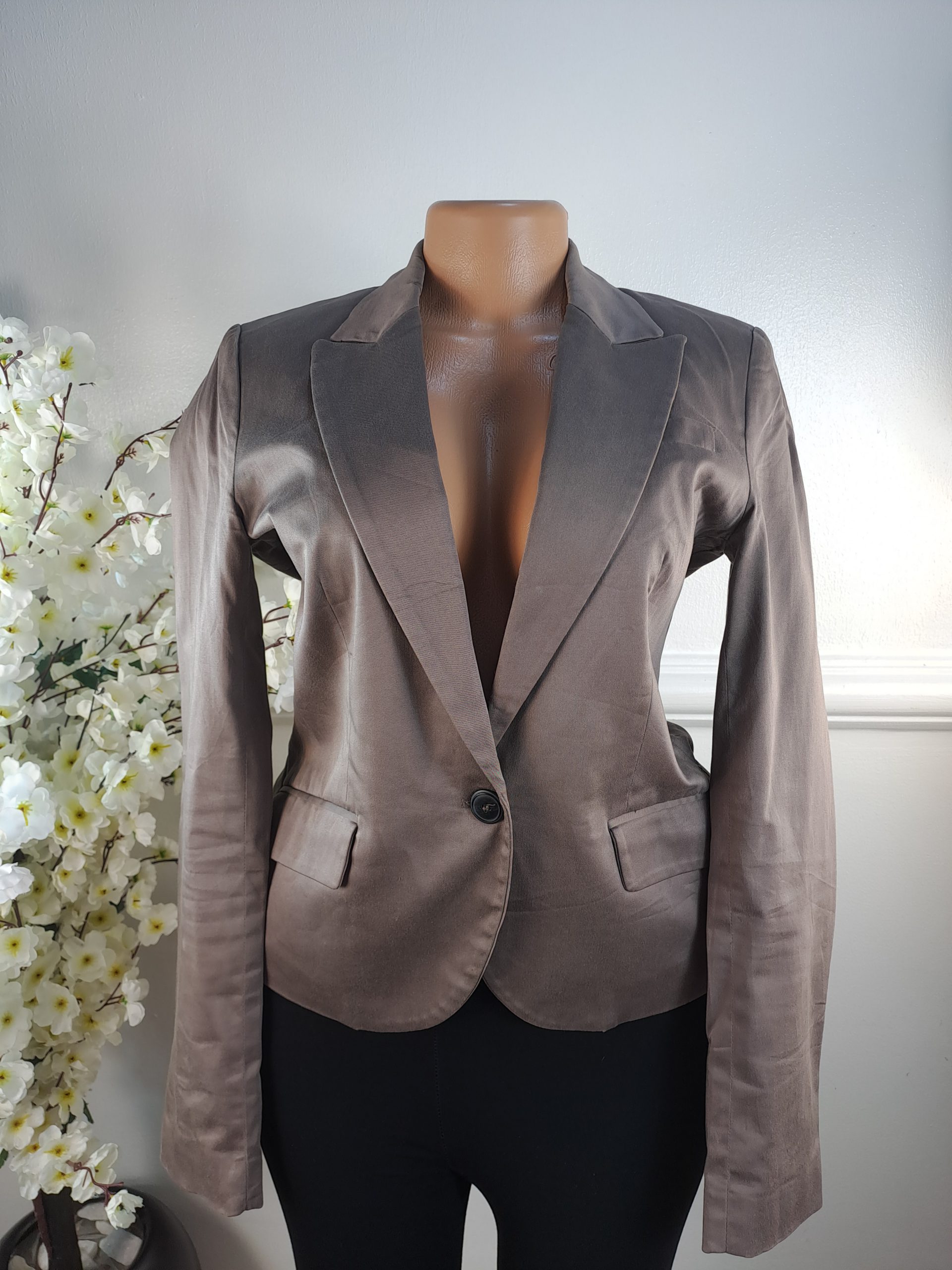MANGO SUIT UK SIZE 6 [LENGHT 23 INCHES]